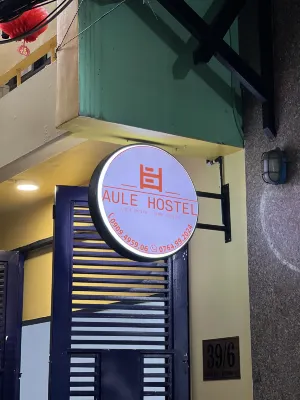 AULE HOSTEL - Hostales