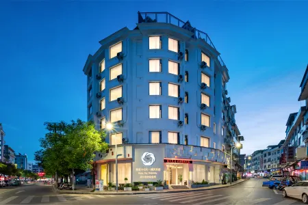 Sunny Day designer art space residential accommodation (Libo food street shop) Отели рядом с достопримечательностью «Libo Zhangjiang Scenery Spot Management Office»