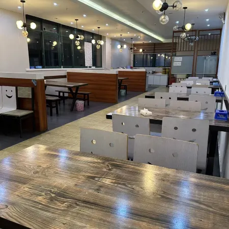 Huaxuan Hotel (Sihong'an Chengbang Pedestrian Street Branch)