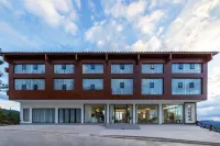 tianhe lianyue(qianhumiaozhaiximenyoukezhongxindian)