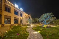 Yulin Shiguang Pan Garden Hotel (Chongqing Liangjiang New Area Longxing) Hotels near Chongqing Longxing Football Stadium