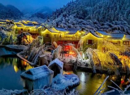 雲冰山莫爭客棧