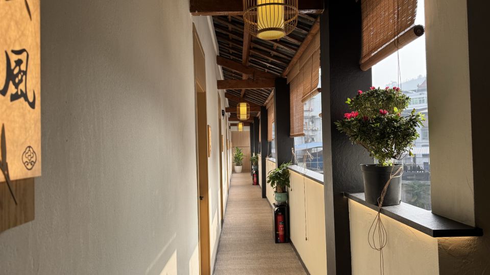 Mucheng Keshe Audiovisual Hotel