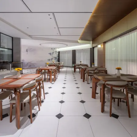 Pu'er Bo Man Hotel (Chuangji Shangcheng High-Speed Railway Station Branch)