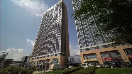 Xishi Light Luxury Homestay (Mingyu Square Branch) Отели рядом с достопримечательностью «Software Engineering Simulation Company， College of Humanities & Information， Changchun University of Technology»