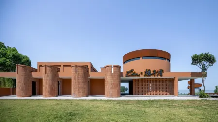 Suzhou Lim · Orange Bay Lake View Homestay Отели рядом с достопримечательностью «Shanghai Customs College Suzhou Branch»