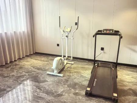 Homeinn Ease Hotel (Shiyan Wuyan Pedestrian Street Renmin North Road) Отели рядом с достопримечательностью «Hubei Automobile Industry College»