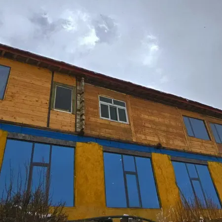 Chilie Yangqing Homestay (Basu Laigu Glacier)