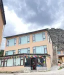 Nuanmengju Scenic Homestay (Zagana Scenic Area)