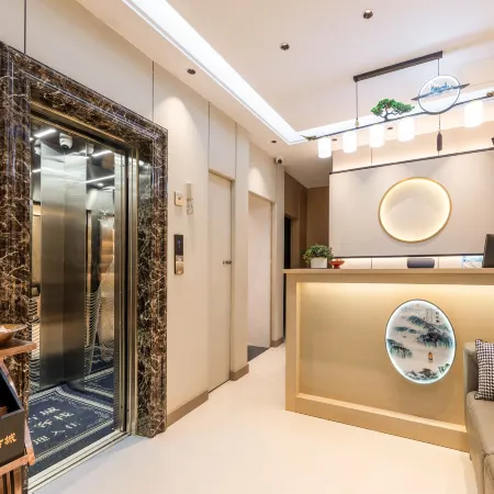 Linjianglou River View Boutique Hotel (Zhusheng Bridge Branch, Zhenyuan Ancient Town)