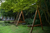 Zizai Xiaoyin Mountain House