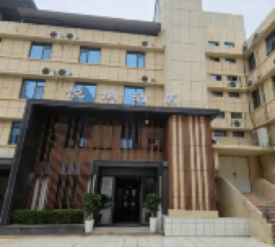 Yuenan Hotel (Tanghe)