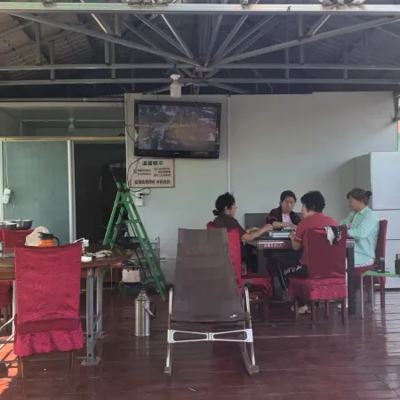 Linqiao Riverside Homestay