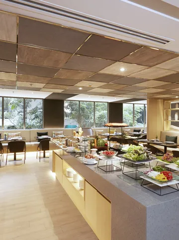 รูปภาพของเดอะ ควอเตอร์ พร้อมพงษ์ บาย ยูเอชจี