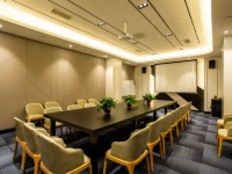 ซานา โฮเทล เสิ่นหยาง จงซานพลาซา ในเครือโรงพยาบาลแรกของมหาวิทยาลัยการแพทย์จีน