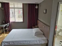 Honghuku 7 Leisure Hotel Hotels near Honghu Eco-Tourism Scenic Area