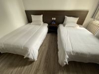 海友酒店(北京五棵松301医院店) - 双床房