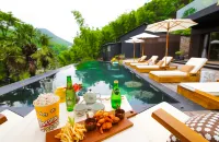 Yee Choi Hotels & Resorts