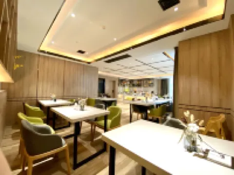 Gude Hotel (Loudi Wujiang Building Materials Home City No.2 Bridge Store)