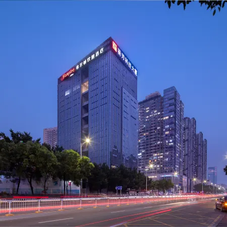 Hampton by Hilton Shenzhen Bao‘an stadium Отели рядом с достопримечательностью «Станция метро Pingzhou »