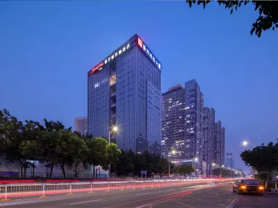 深圳寶安體育館希爾頓歡朋飯店 盐田社區夜市文化街附近的飯店