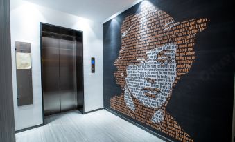 IUA Hotel (Dalian Xinghai Square, Xi'an Road)