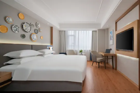 Mediterranean Hotel Отели рядом с достопримечательностью «CPC Tongliang County Committee Party School»