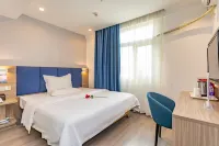 7 Days Premium Hotel（Shenzhen North Station Yicheng Center Branch） - 2-Star