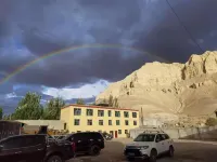 Zanda Rebujialin Hotel فنادق في جا دا