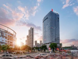 Yicheng Hotel (Nanning Huqiu Metro Station)