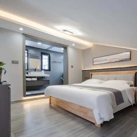 Qianyue Guesthouse