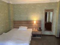 Fuqing Jiahong Guest House