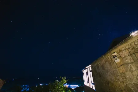 Wenling Yiju Yard Отели рядом с достопримечательностью «Wenling Shitang Peninsula Tourist Resort»