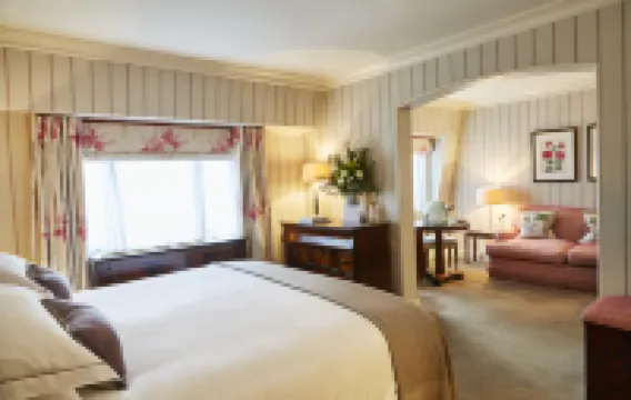 The Capital Hotel, Apartments & Townhouse