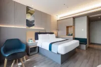 Homeinn Selected Hotel (Chuzhou Municipal Government World Trade Building) Hotels in 
