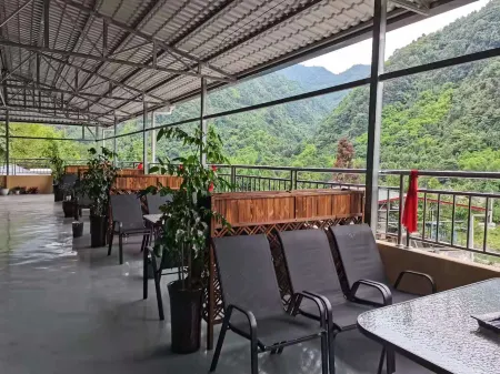 Linyun Mountain Residence Homestay Отели рядом с достопримечательностью «Luofu Mountain Qiangwang City»