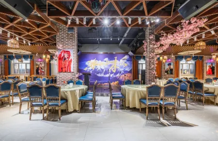 Haichang Hotel Отели рядом с достопримечательностью «Karez Folklore Garden»