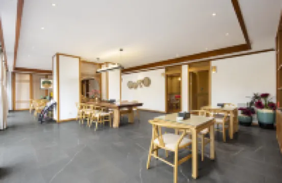 崇州街子古鎮斯維登溫泉度假飯店（青城山居店）