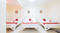 RedDoorz @ Golden Skye Hotel Guagua Hotels in Bacolor