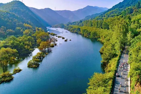 Linyun Mountain Residence B&B (Ningguo Wannan Sichuan Tibetan Line Store) Отели рядом с достопримечательностью «Chujiatan»