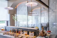 Jinyi Preferred Hotel Victoria Commercial Building Linhe Railway Station Hotels in Bayan Nur