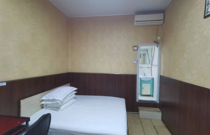 Lilac Hotel