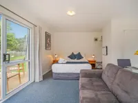 Coromandel Shelly Beach Top 10 Holiday Park Hotel di Coromandel