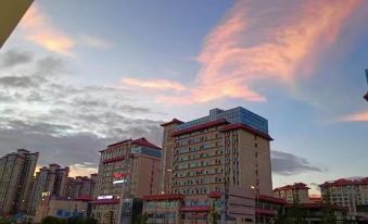 Dingdang Hotel (Huaxi University Town Branch)