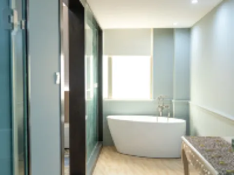 โรงแรมโอเวอร์ซีส์แคปิตอล (จัตุรัสตี้หวัง เจียงเหมิน) โรงแรมในเจียงเหมิน