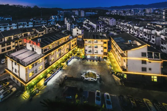 Choose Love Hotel (Pu'er High Speed Railway Station Branch)