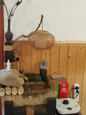 ongxiu Lekaiyuan Fishing Hall Homestay Отели рядом с достопримечательностью «Yunju (Cloud Home) Mountain»