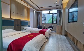 Dingjie Yijiangnan Hotel