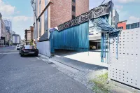 Brown dot Hotel Samsan