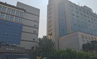 Home Inn (Yizheng West Zhenzhou Road)